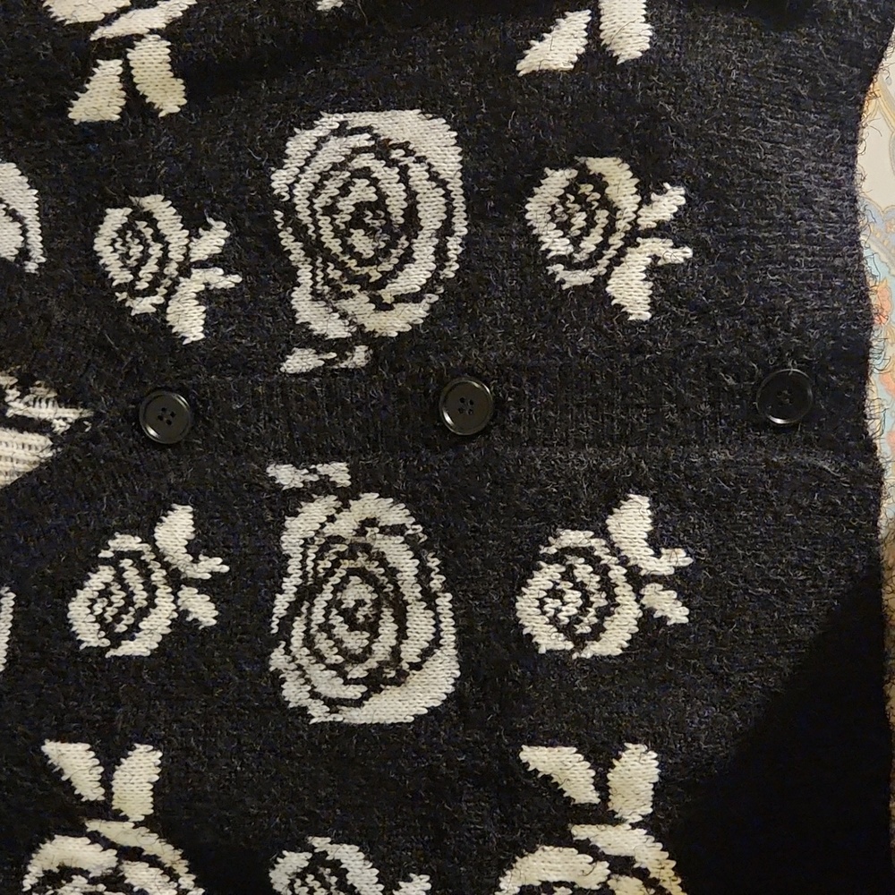 Sweater - Picture 4 of 4